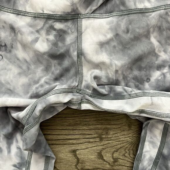 lululemon athletica Cloudy Gray Leggings - Picture 3 of 5